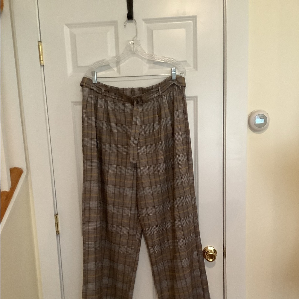 Lady's dress pants